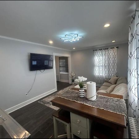 Private Suite In Huntington Station المظهر الخارجي الصورة