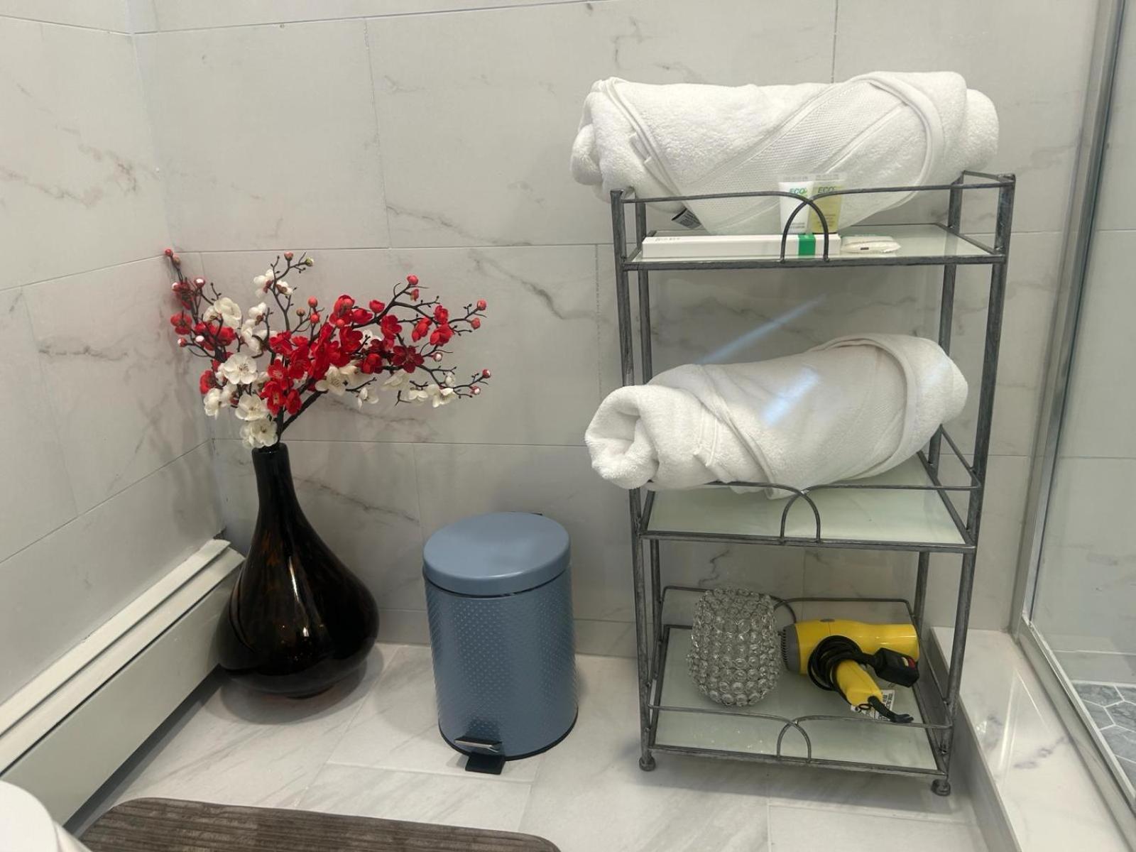 Private Suite In Huntington Station المظهر الخارجي الصورة